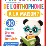Une femme souriante pratiquant des exercices d'orthophonie à la maison