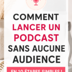 Femme en train d'enregistrer un podcast dans un studio domicile