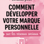 Femme réfléchissant à sa stratégie de branding personnel sur son ordinateur