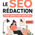 Une femme travaillant sur son ordinateur pour optimiser son site web avec le SEO