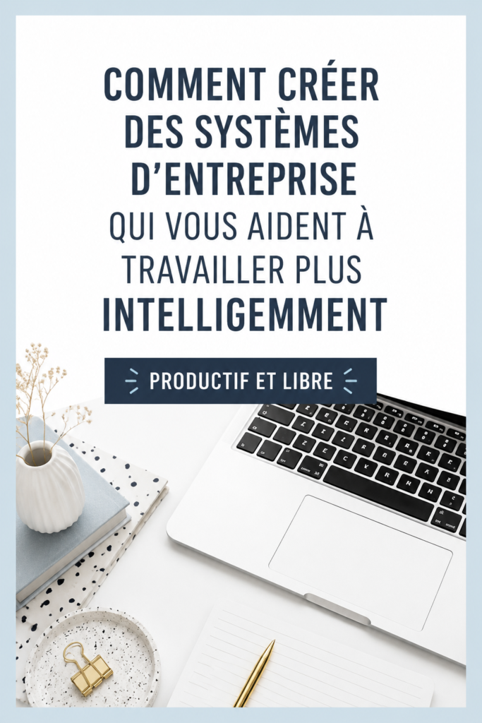 Femme utilisant un ordinateur pour organiser son travail avec des systèmes d'affaires efficaces.