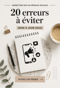 Femme réfléchissant à une stratégie de marketing sur les réseaux sociaux.
