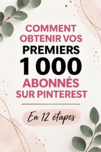 Femme souriante utilisant Pinterest sur son ordinateur pour gagner des abonnés